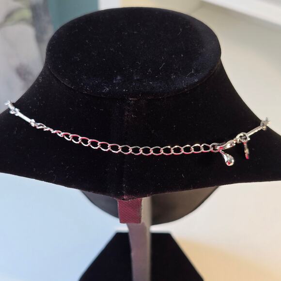 Vintage 2002 Avon Silver Toned Links with Pink Metal Roses Collar Necklace - Picture 5 of 6